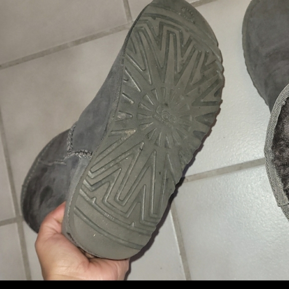 UGG boots size 6 - Picture 4 of 6
